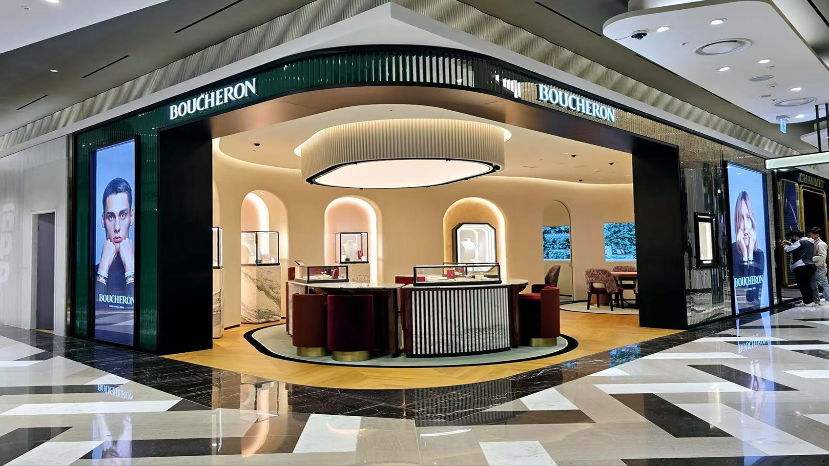 BOUCHERON
